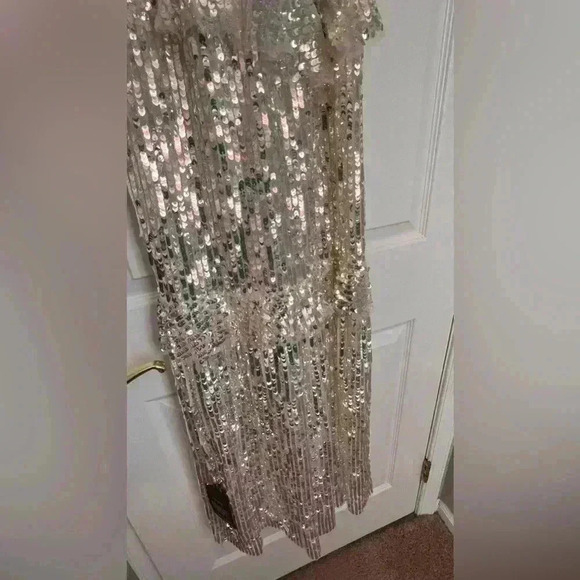 NWT: Needle & Thread Scarlett Sequin Gown Champagne/Silver - Women’s - Size 4 - Picture 7 of 17